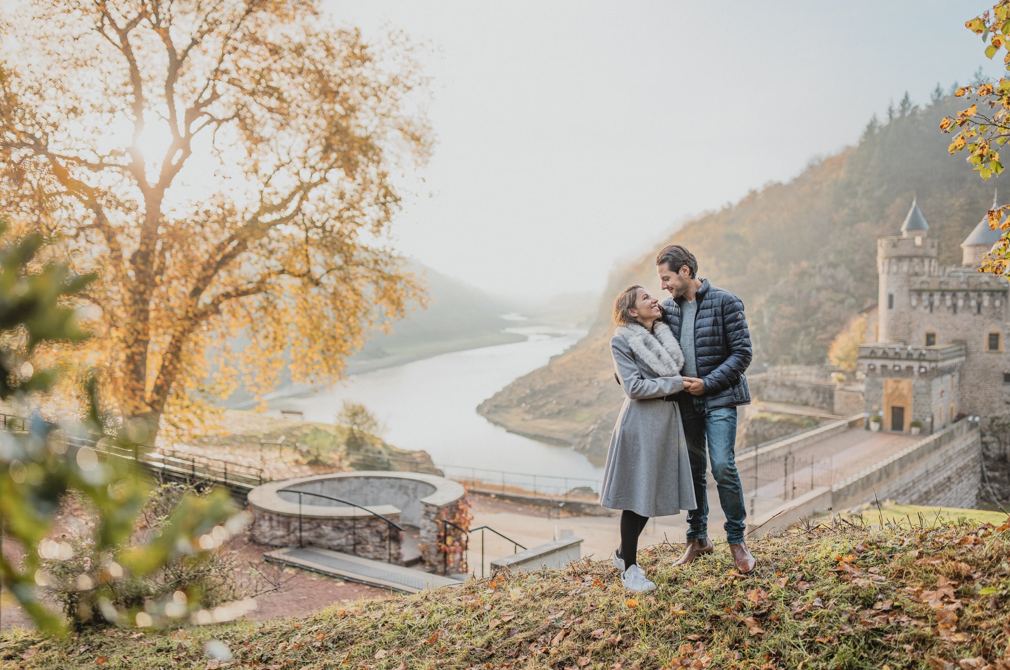 seance-engagement-automne-chateau-3