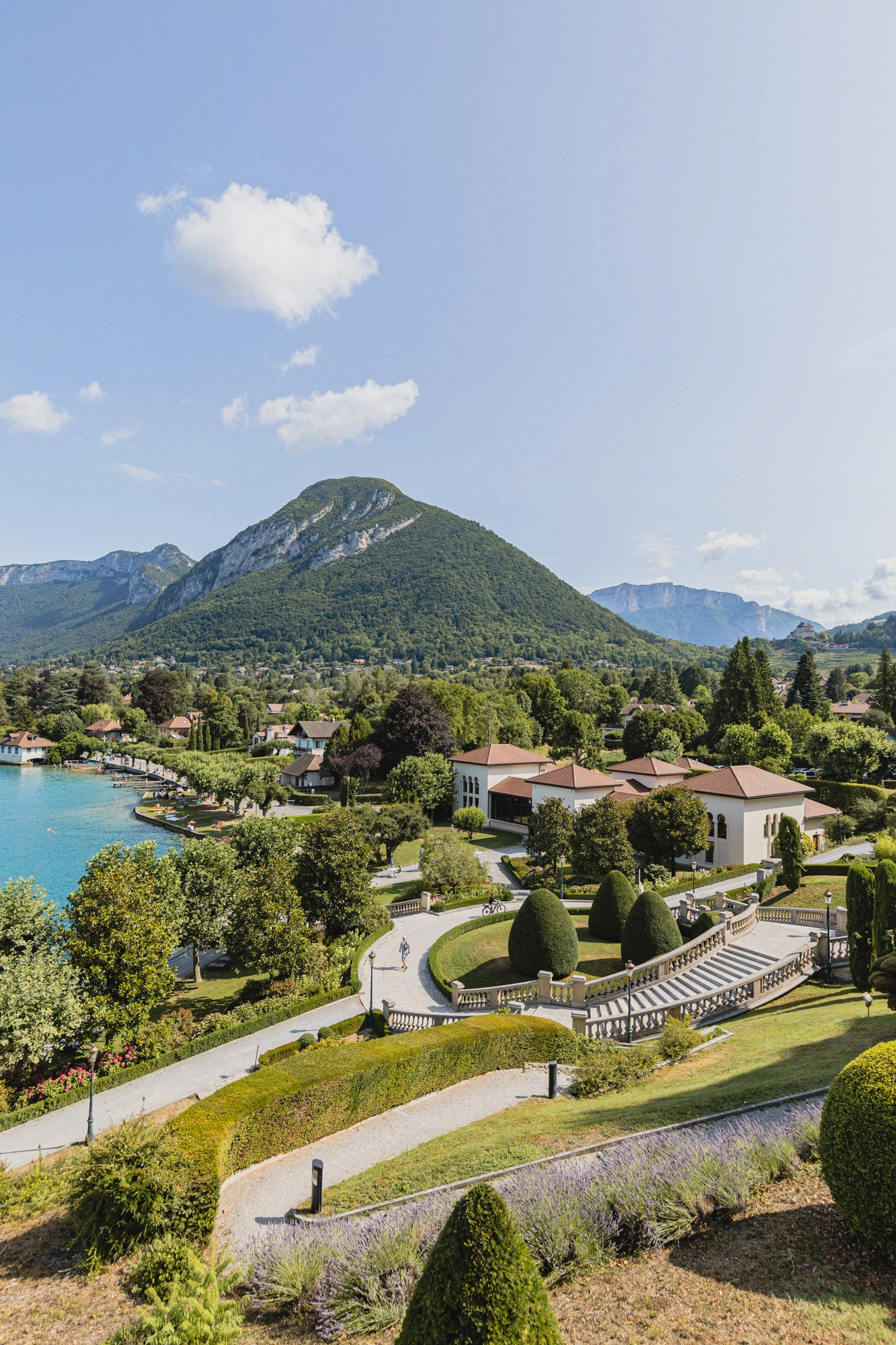 domaine-mariage-jardins-vue-lac-montagne.jpg