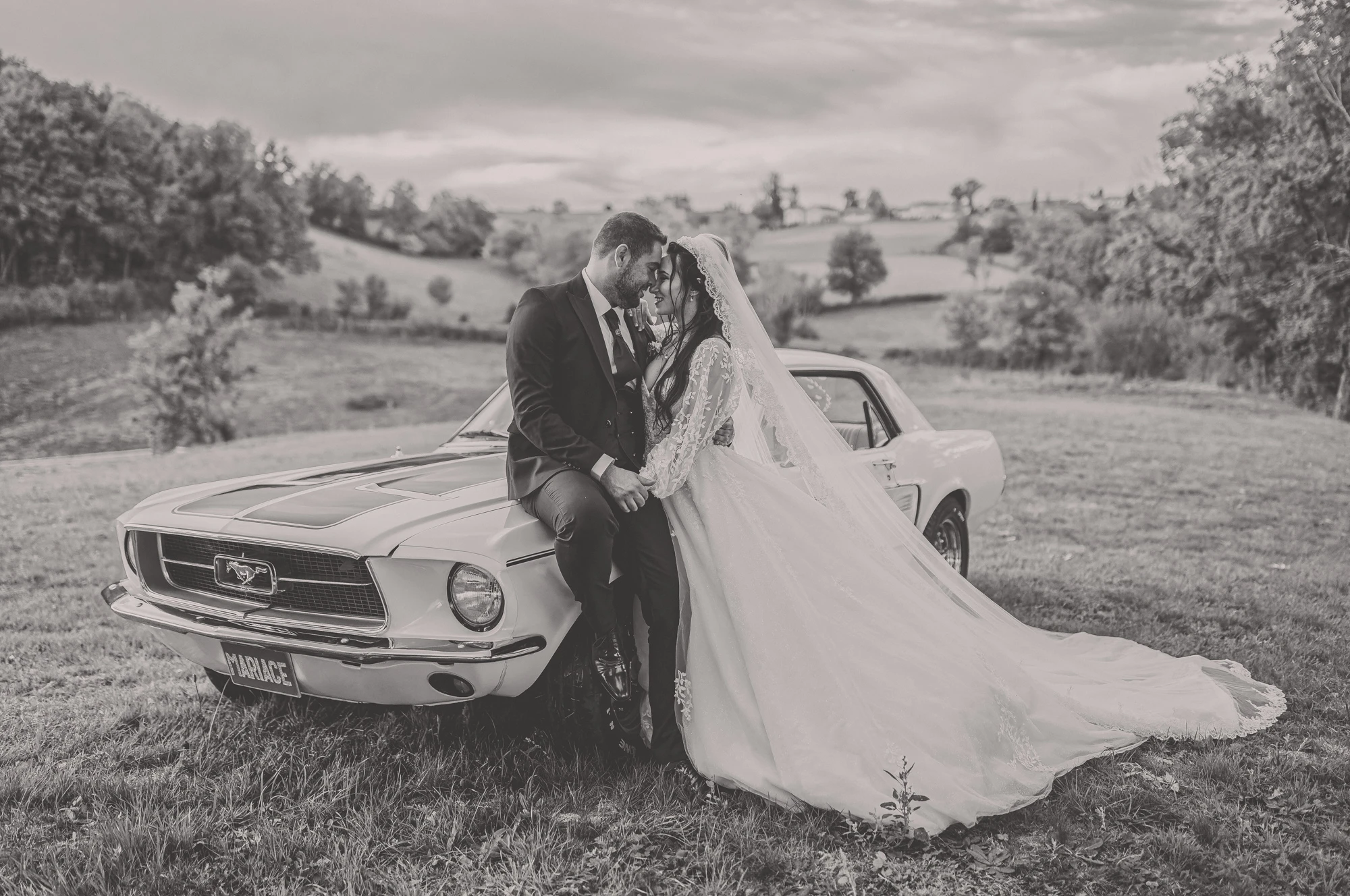 maries-voiture-mustang-campagne-lyon.jpg maries-voiture-mustang-campagne-lyon.jpg