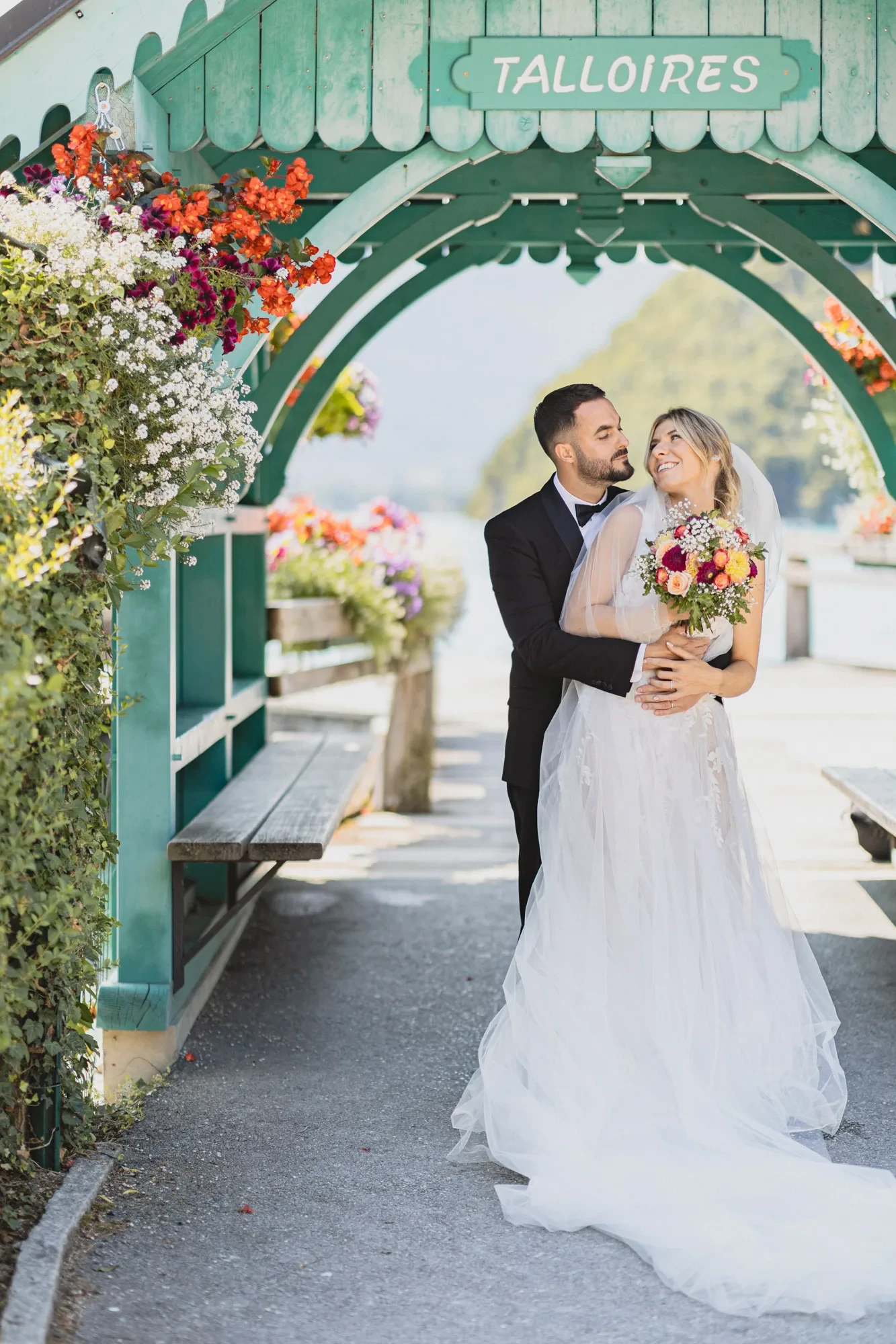 newlyweds-floral-gazebo-talloires.webp newlyweds-floral-gazebo-talloires.webp
