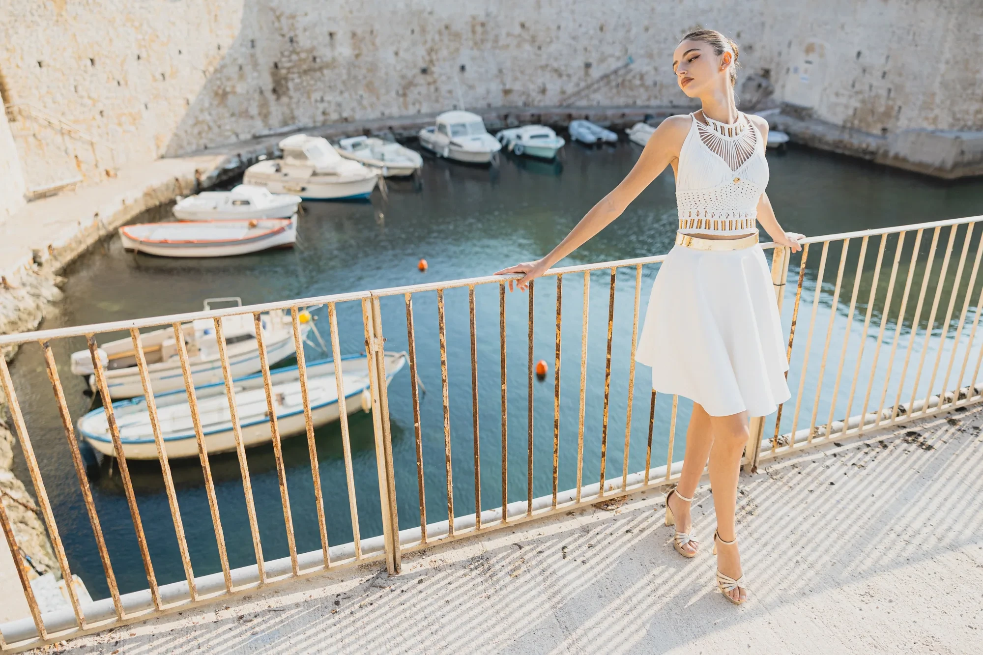 bride-harbor-railing-boats.webp