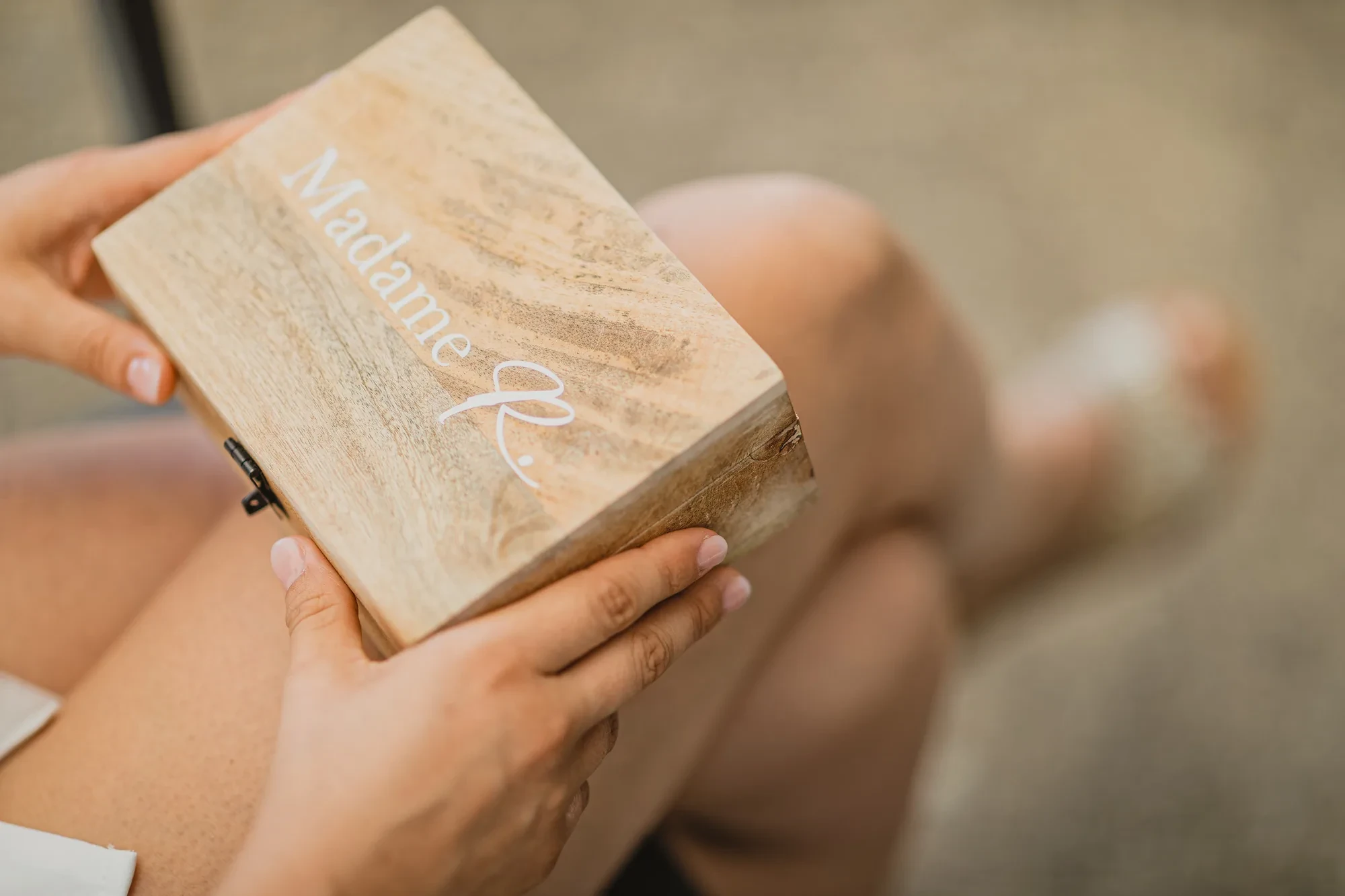 personalized-wood-box-madame-bride.webp personalized-wood-box-madame-bride.webp