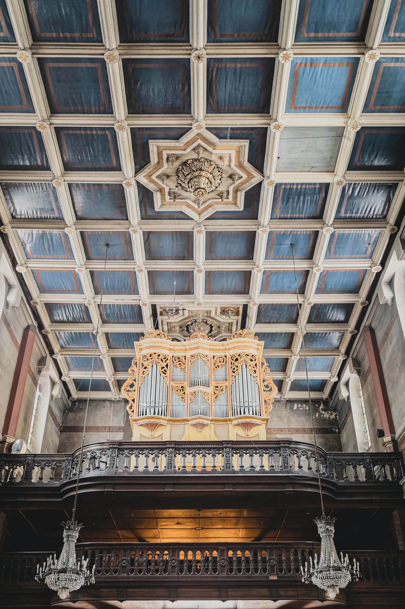 church-ceiling-organ-architecture-detail.webp