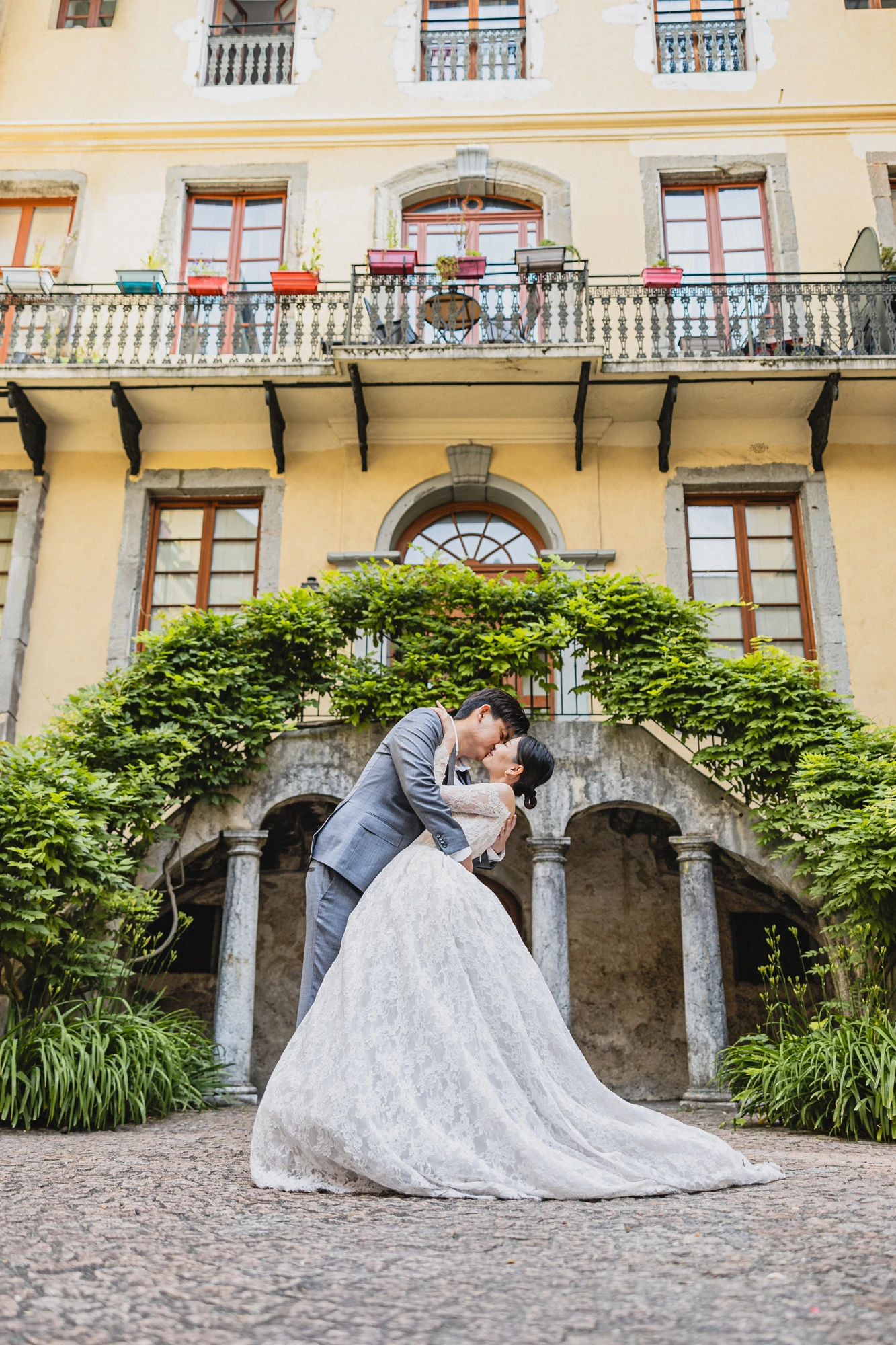 baiser-maries-cour-villa-italienne.jpg