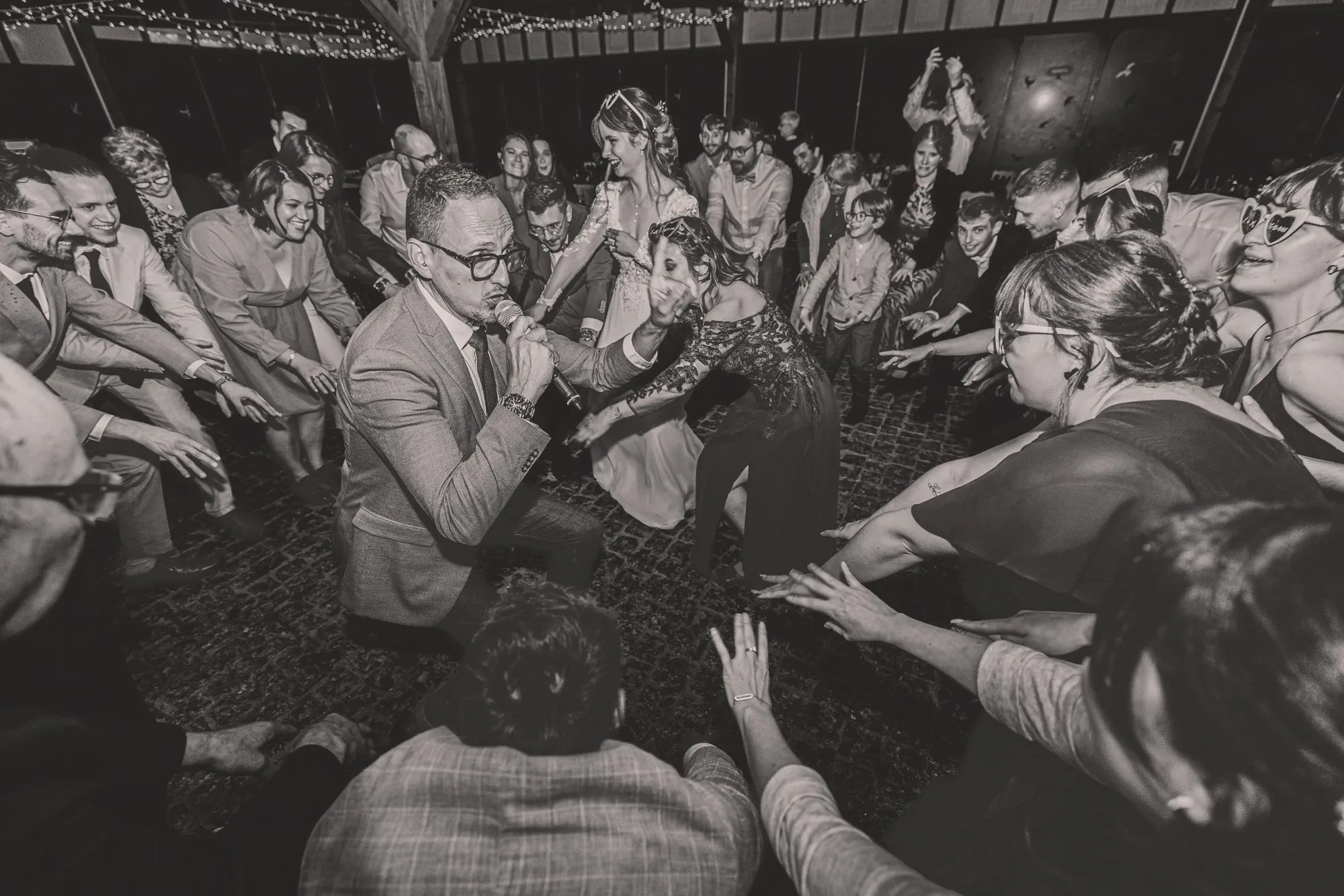 soiree-mariage-chanteur-piste-danse.webp