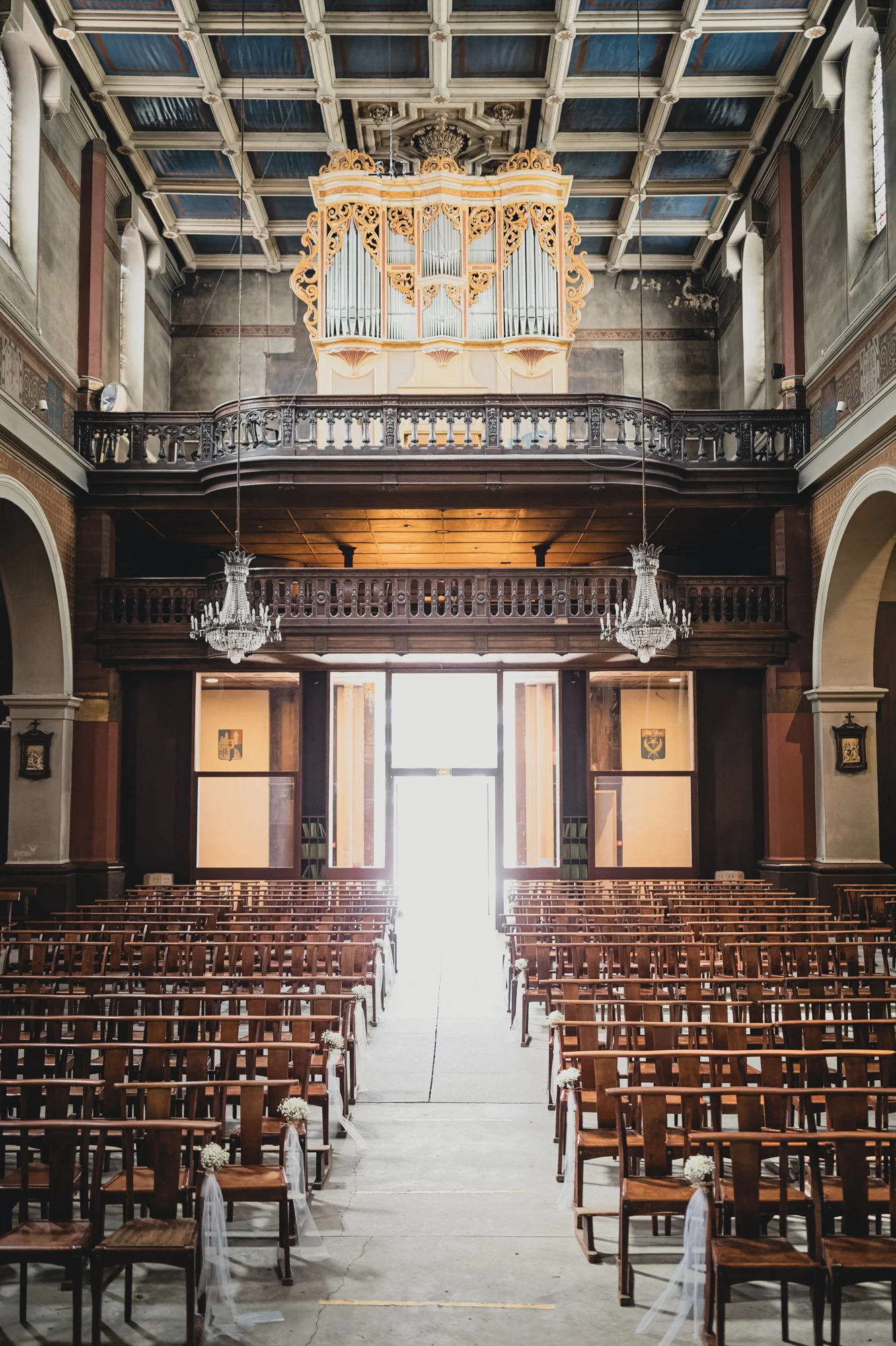 nef-eglise-ceremonie-orgue-chaises.jpg