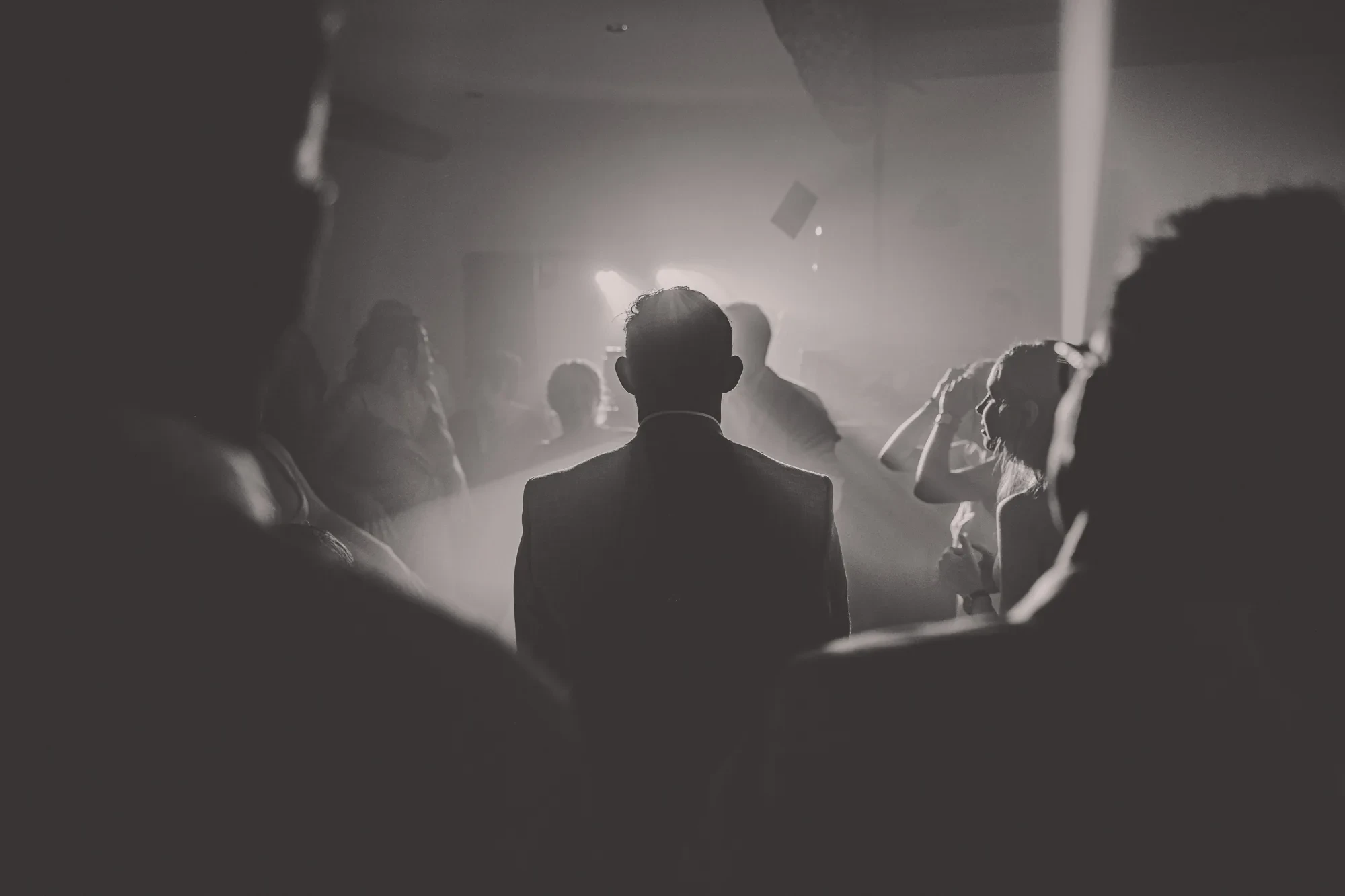 soiree-dansante-marie-fumee-lumieres.webp