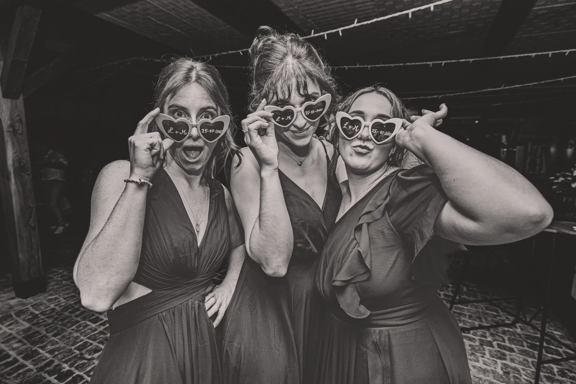 Timeless vs Trendy Wedding Photography – 2026 Guide 3 bridesmaids-heart-glasses-party.webp