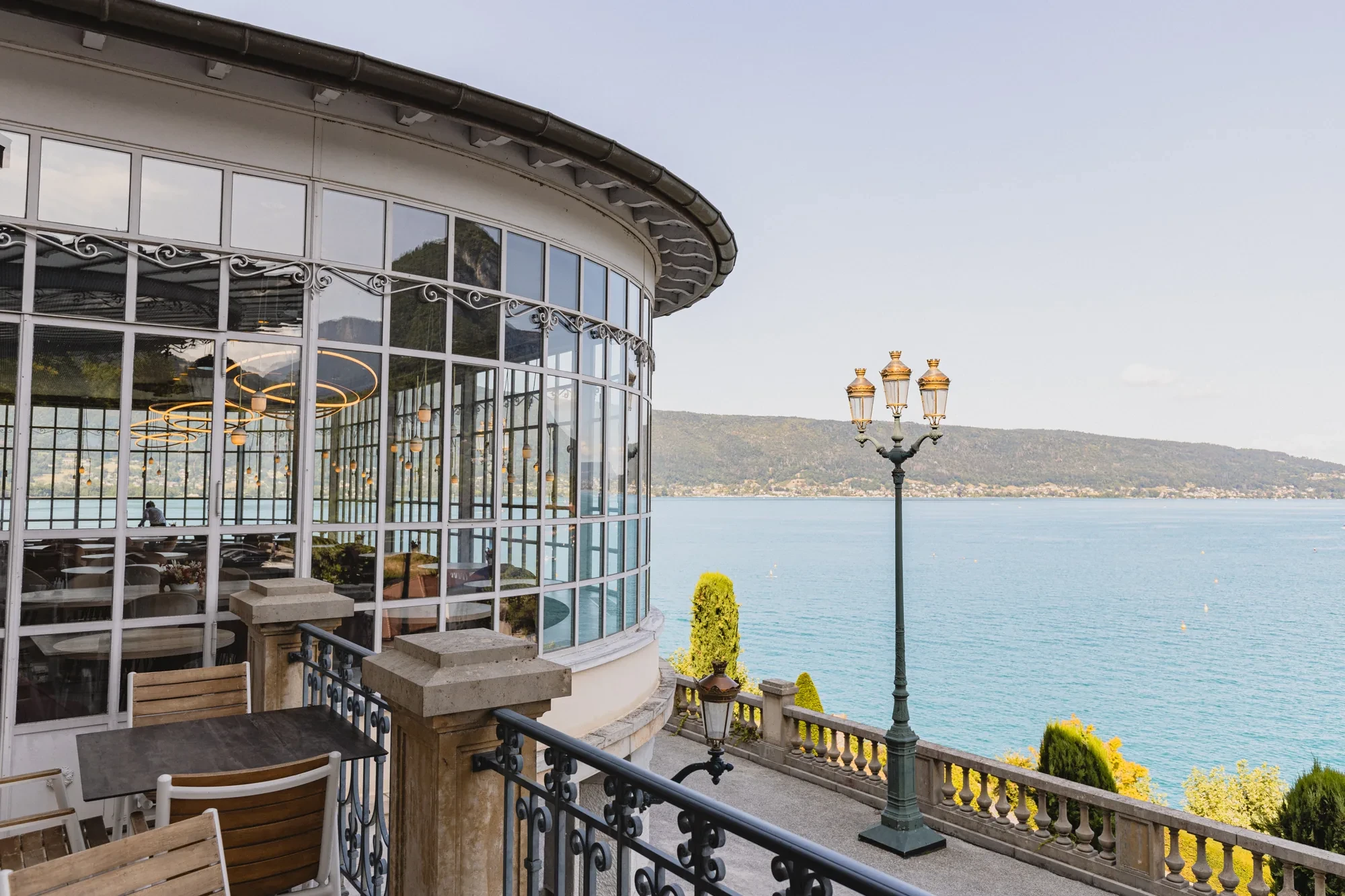 terrasse-hotel-luxe-vue-lac-annecy.webp terrasse-hotel-luxe-vue-lac-annecy.webp